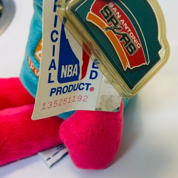 Limited Edition Tim Duncan 1999 beanie babies - Picture 6 of 6